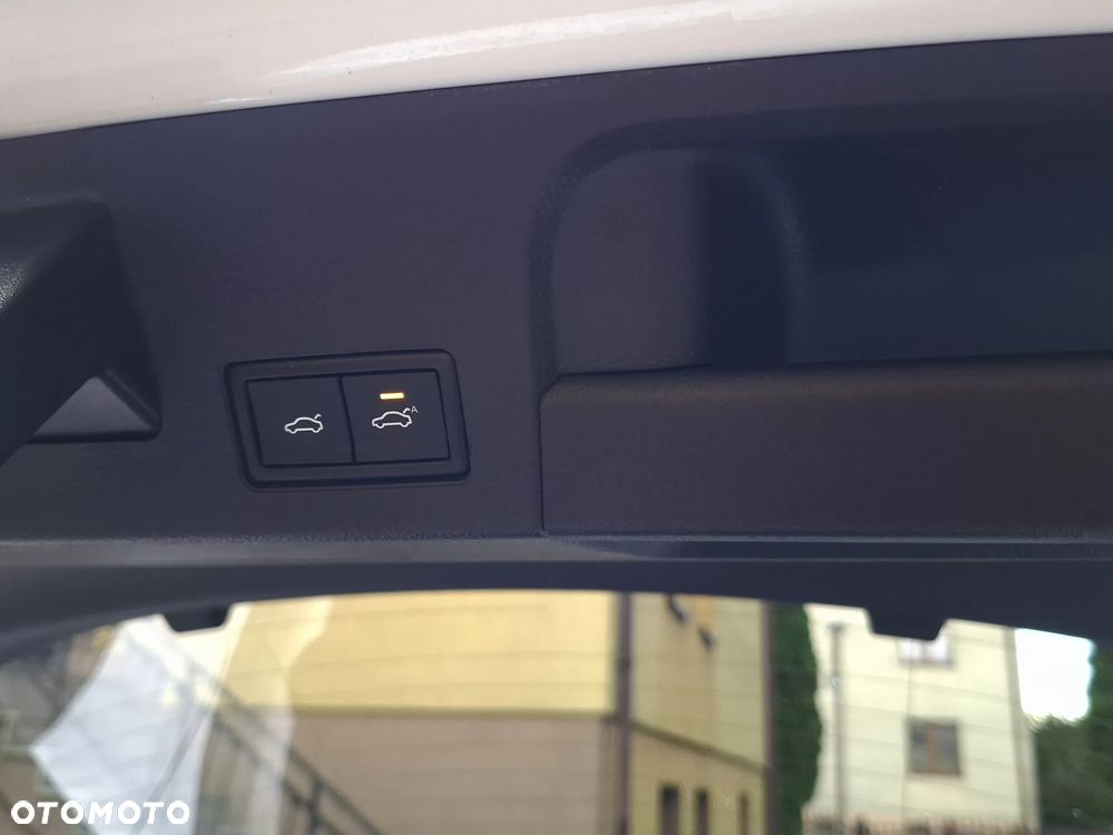 Volkswagen Arteon 2.0 TDI SCR R-Line - 16