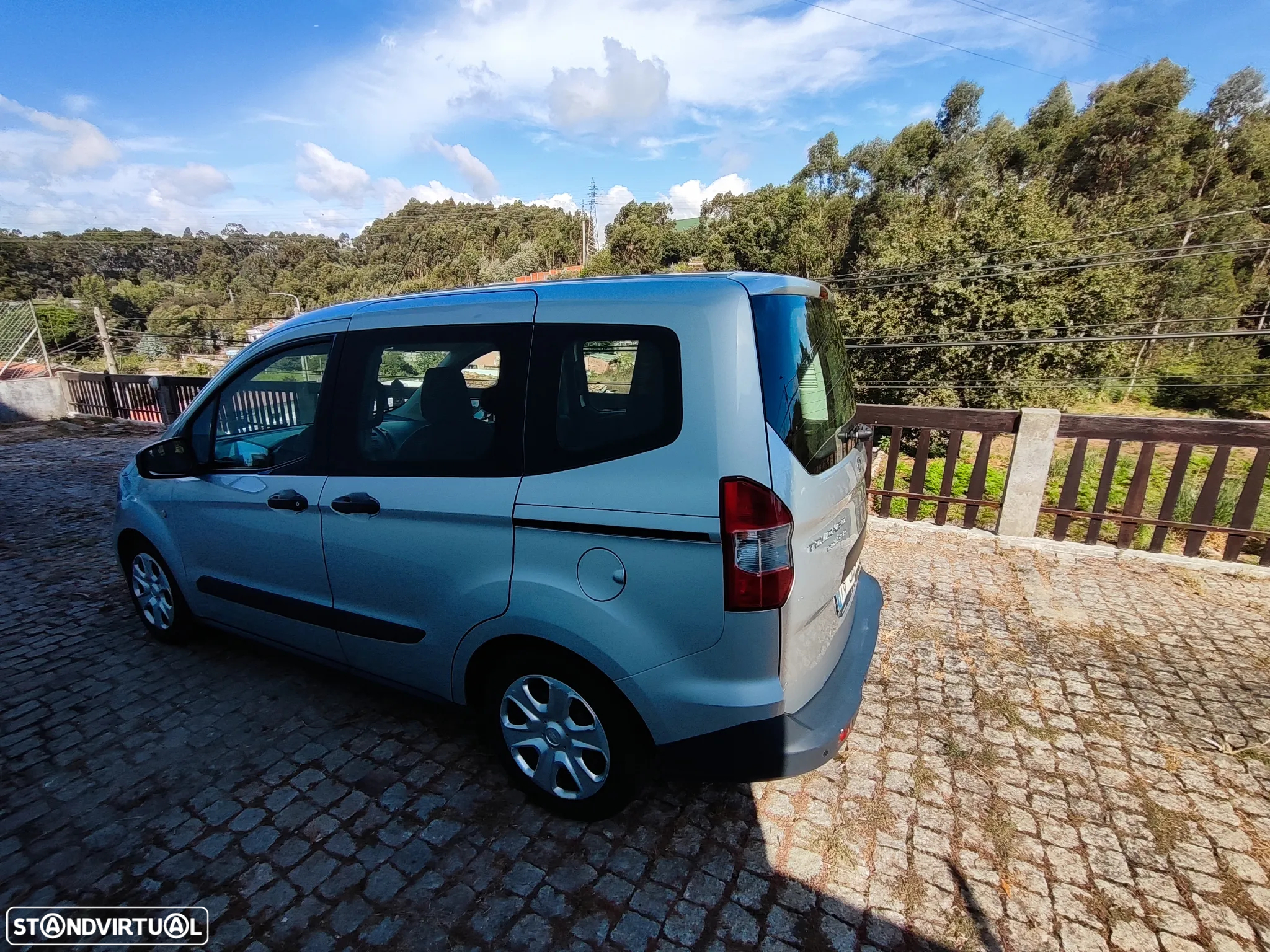 Ford Tourneo Courier 1.0 EcoBoost Ambiente - 6