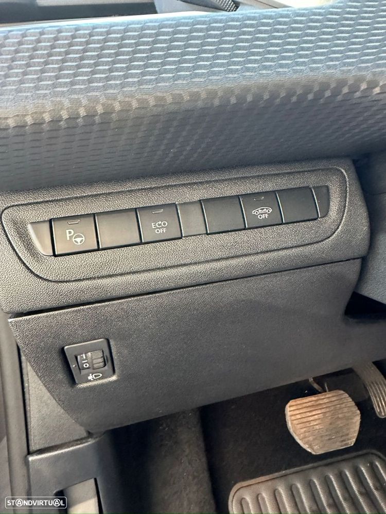 Peugeot 2008 1.2 PureTech Allure EAT6 - 14