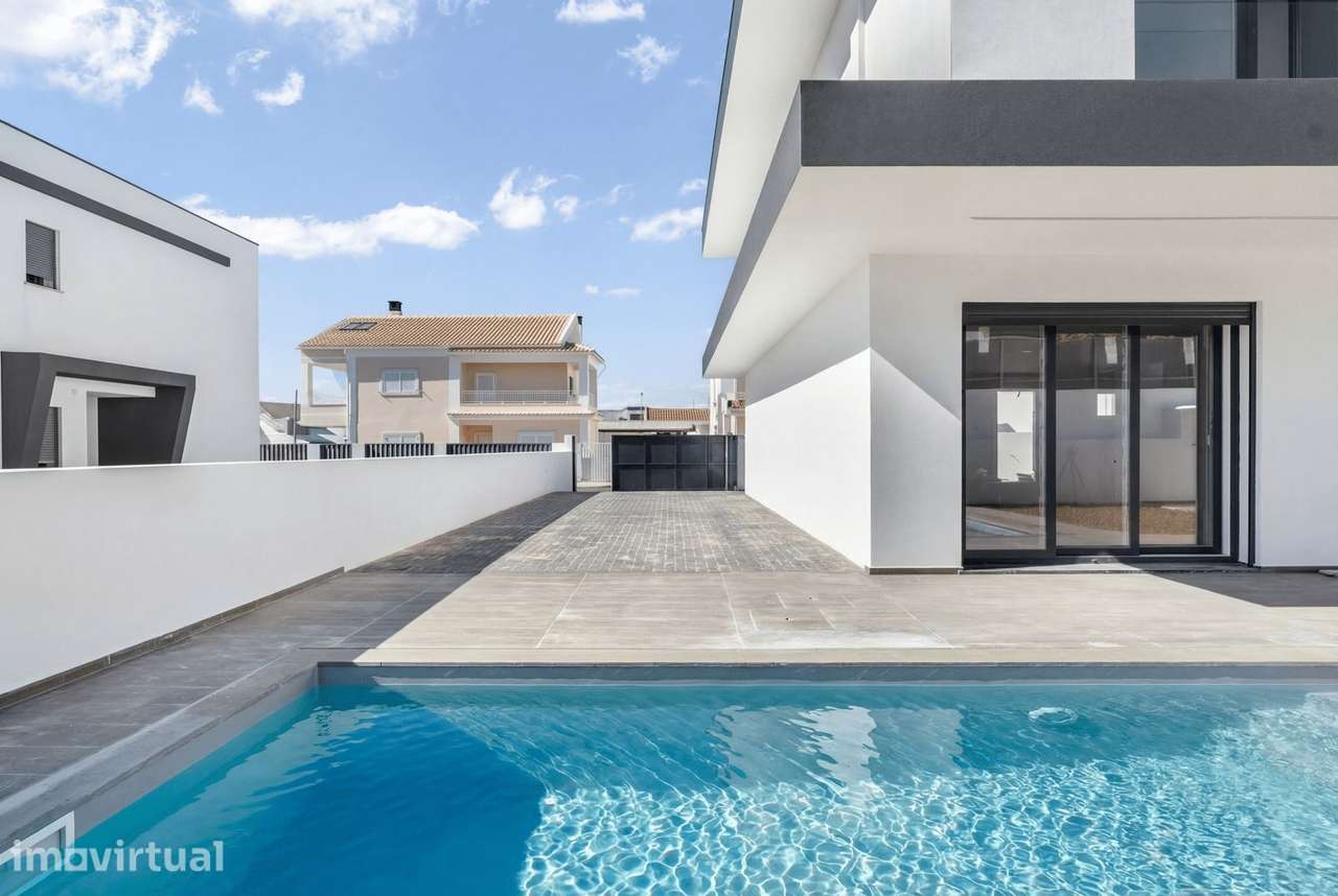 Moradia Geminada T3 com piscina, Abrunheira, Sintra - Grande imagem: 2/27