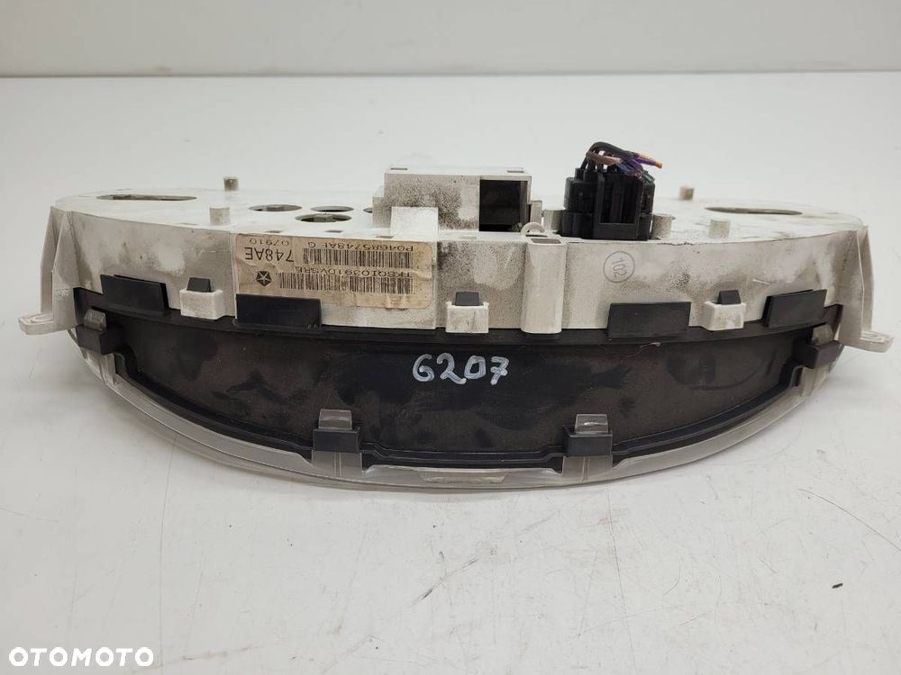 LICZNIK ZEGARY P04685748AE DODGE CARAVAN IV 2001 3.3 BENZYNA - 2