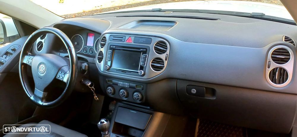 VW Tiguan 1.4 TSI Sport 4Motion - 16