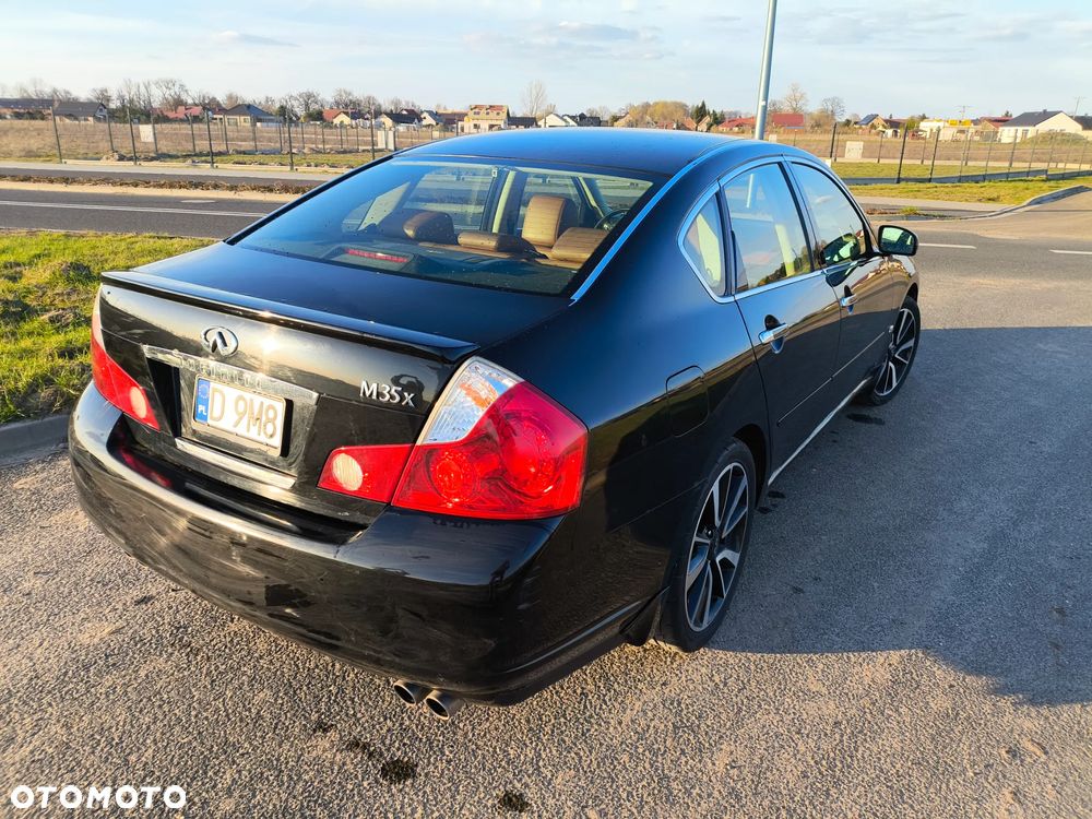 Infiniti M - 7