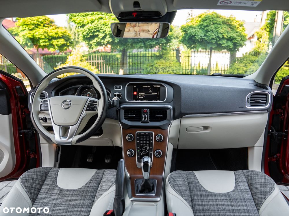 Volvo V40 T2 Drive-E Momentum - 33