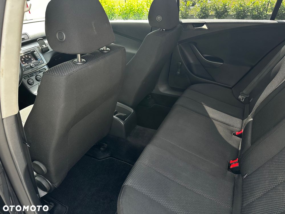 Volkswagen Passat - 27