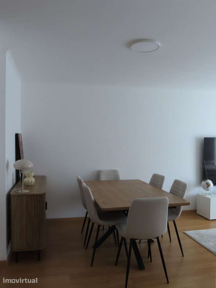 Apartamento T2 renovado à venda em Ponta Delgada - Grande imagem: 2/10