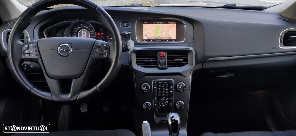 Volvo V40 Cross Country 2.0 D3 - 24