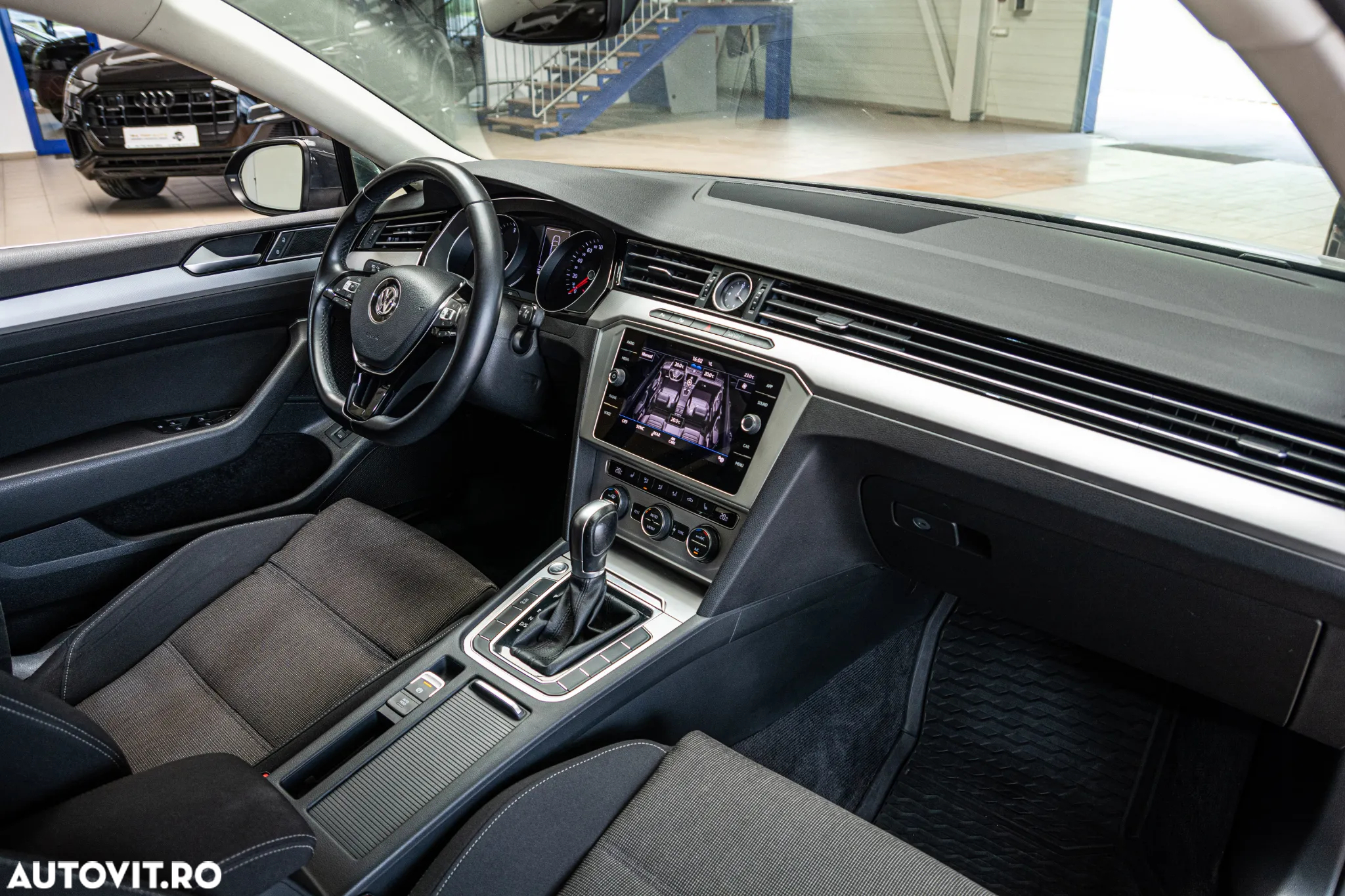 Volkswagen Passat 2.0 TDI DSG Highline - 13