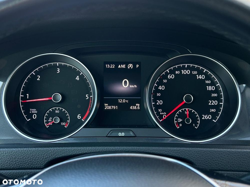 Volkswagen Golf - 25