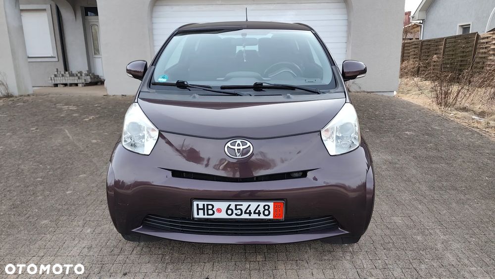 Toyota iQ - 31