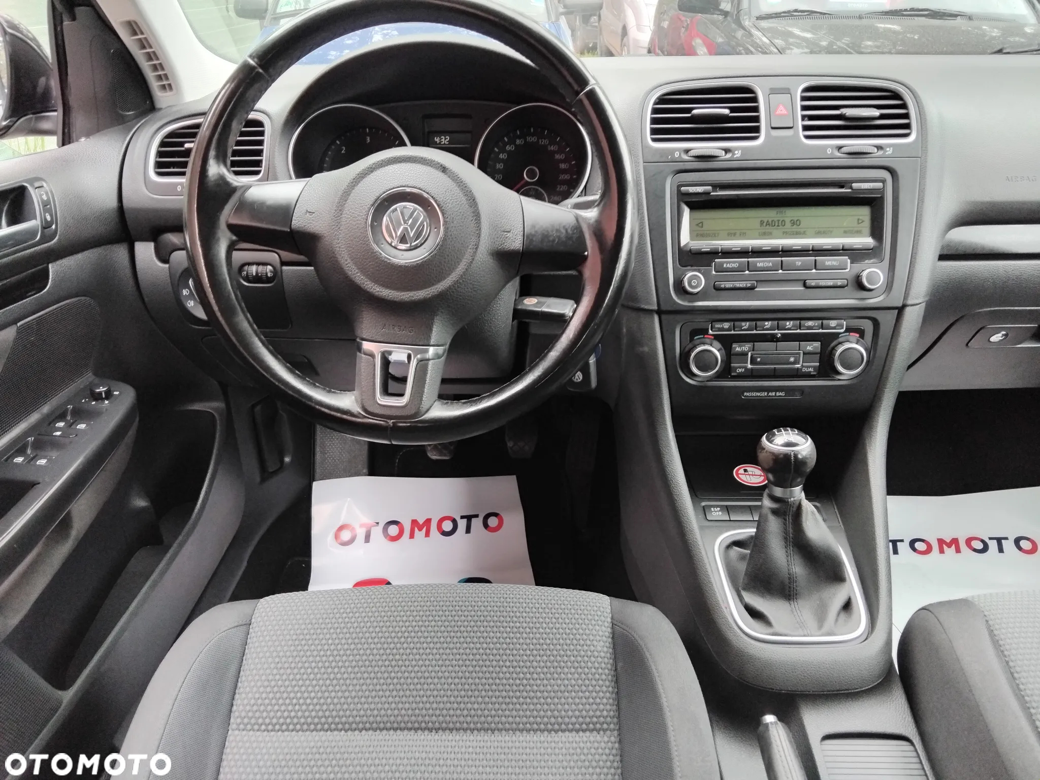Volkswagen Golf 1.6 TDI DPF Comfortline - 10