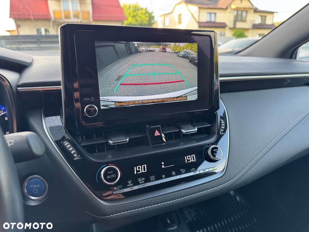 Toyota Corolla 2.0 Lounge - 32