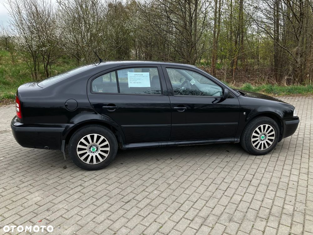 Skoda Octavia 1.6 Tour - 8