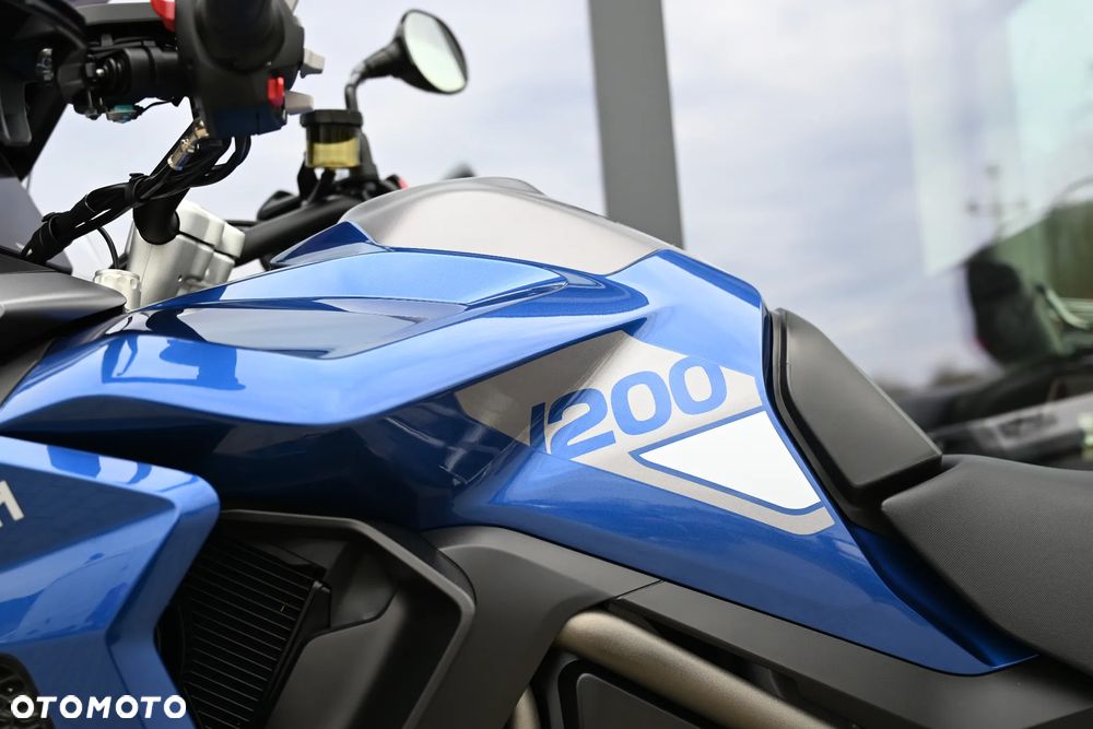 Triumph Tiger - 12