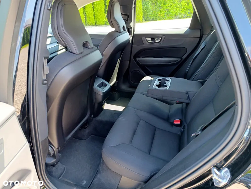 Volvo XC 60 T5 AWD Momentum Pro - 15