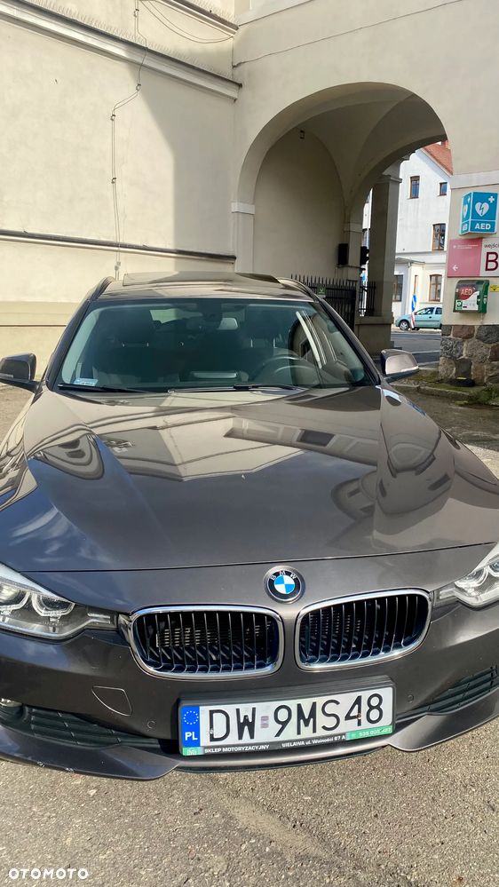 BMW Seria 3 318d xDrive - 3