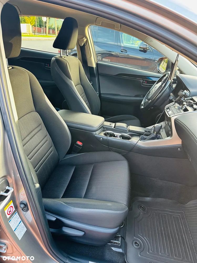 Lexus NX 300h Comfort AWD - 9