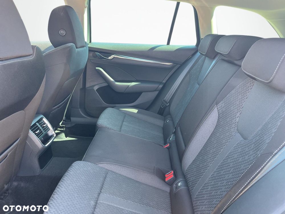 Skoda Octavia 2.0 TDI Style DSG - 15