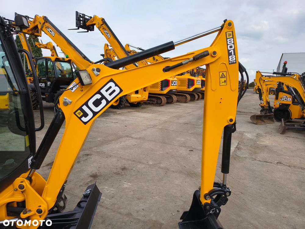 JCB 8018 - 8