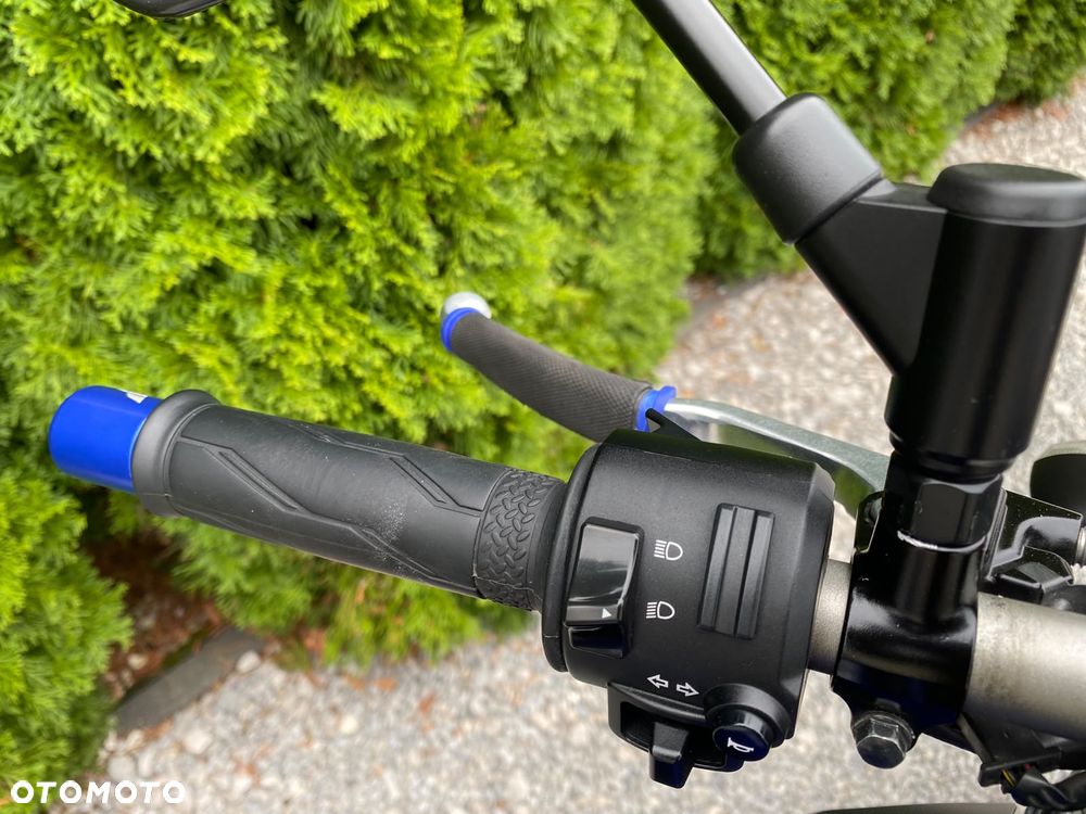 Yamaha MT - 27