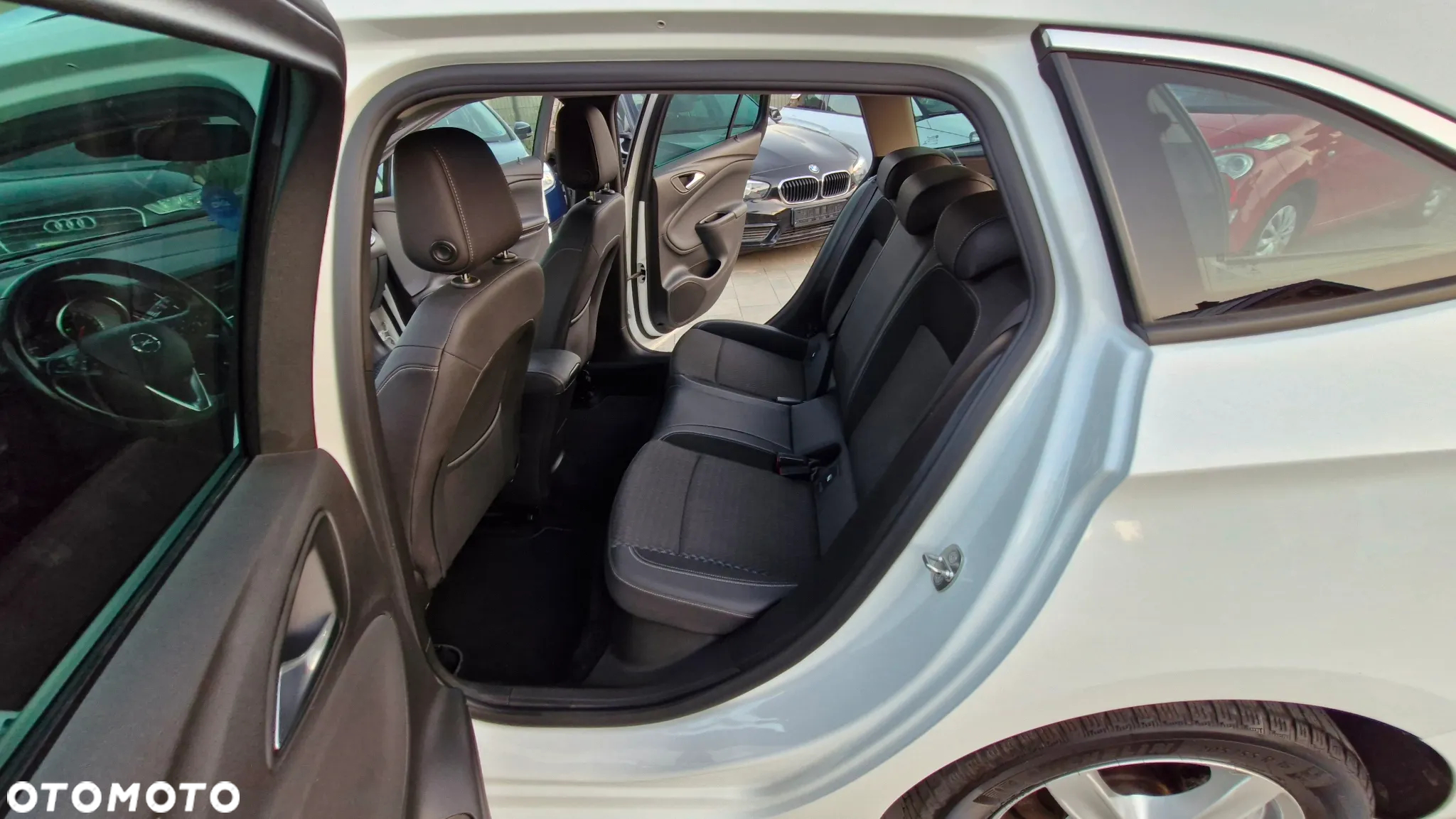 Opel Astra 1.6 D Start/Stop Sports Tourer Business - 26