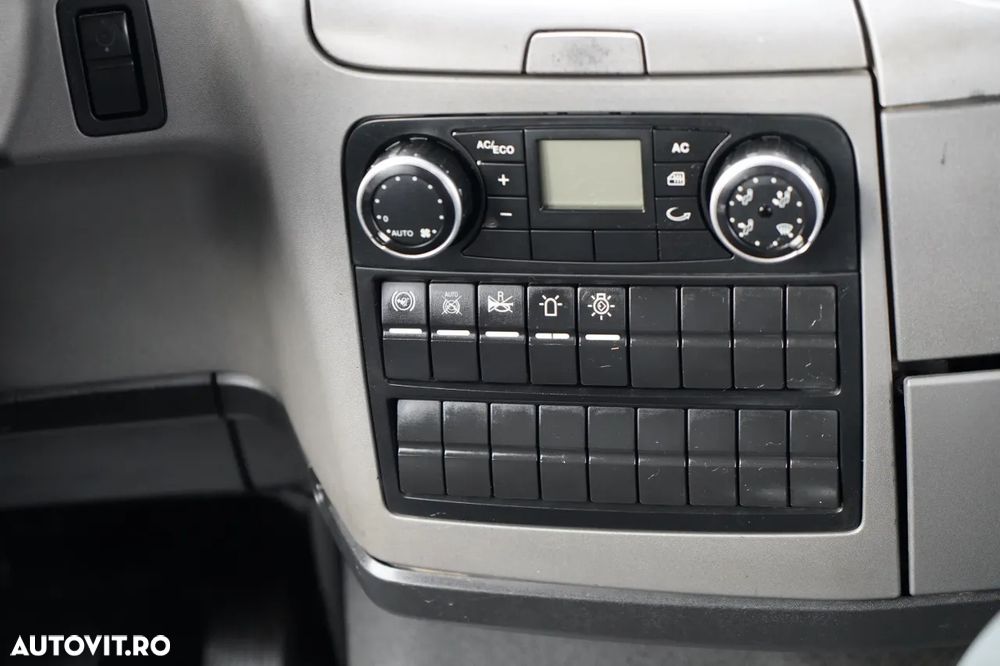 MAN TGS 32.400 / 8x4 / BETONIERĂ LIEBHERR / BETONIERĂ 9 M3 / JANTE DIN ALIAJ / EURO 5 - 32