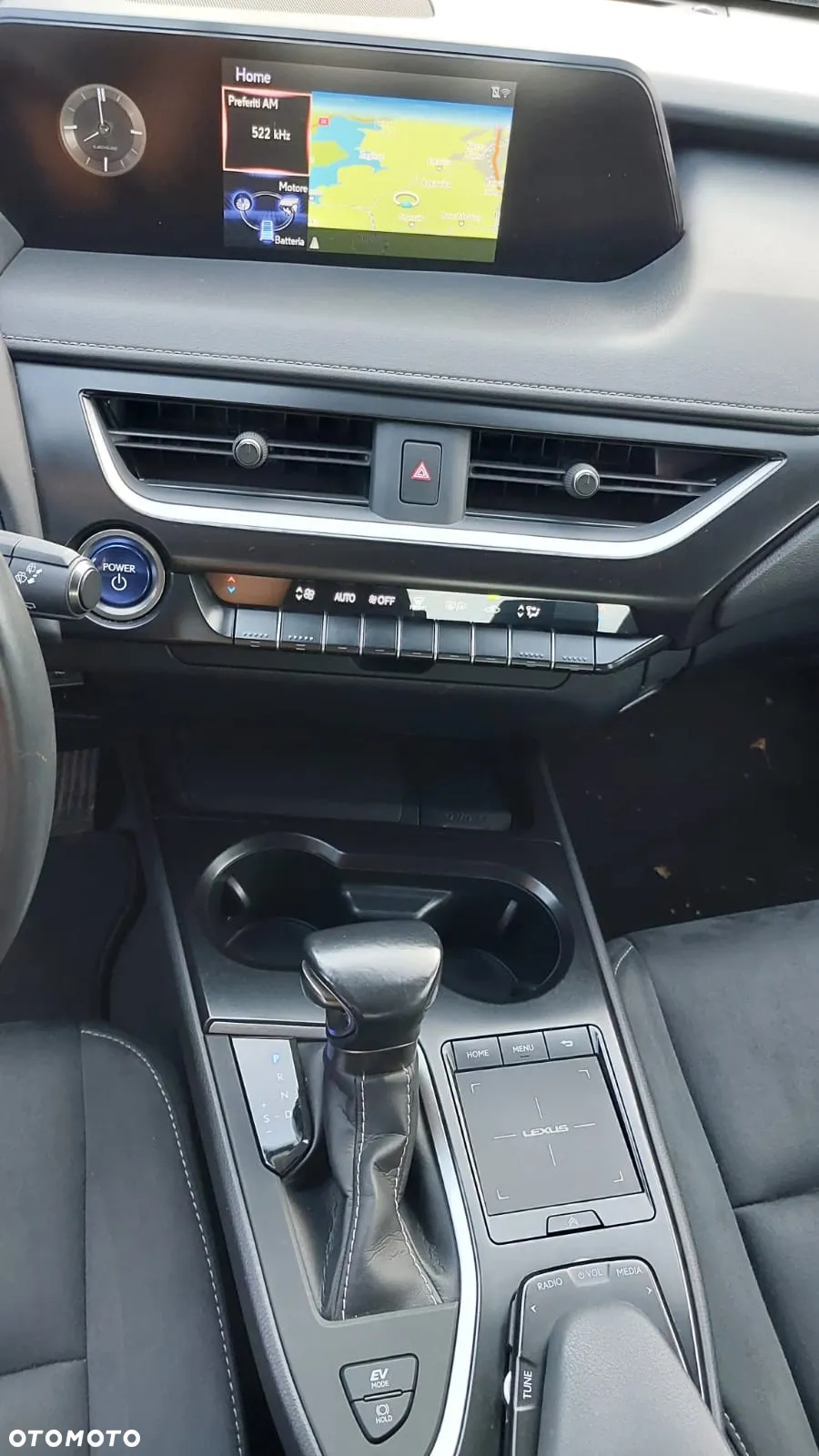 Lexus UX 250h Business Edition - 12