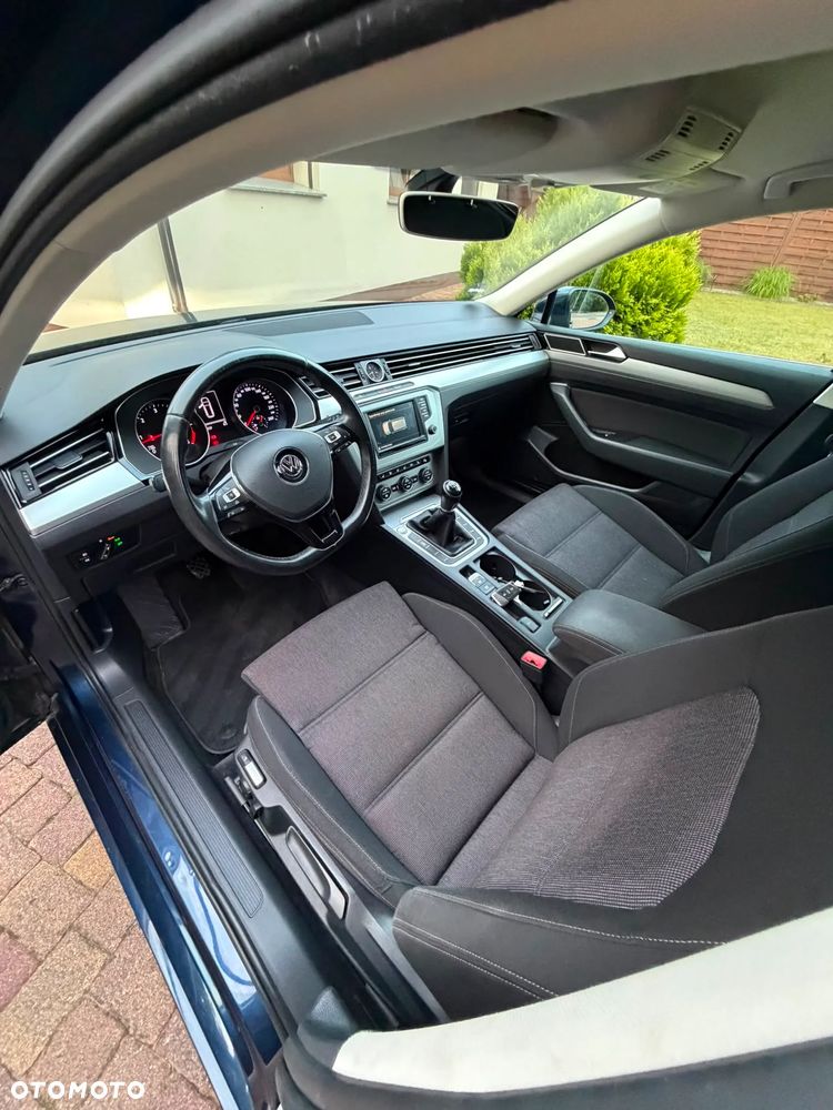 Volkswagen Passat - 6