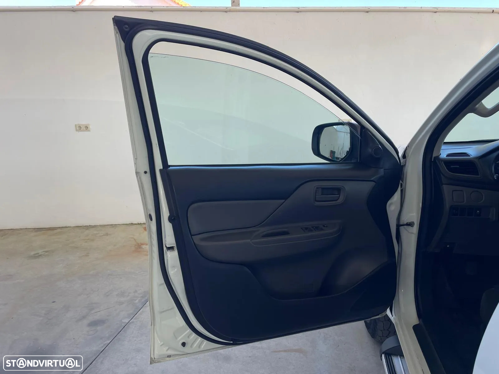 Mitsubishi L200 2.4 DI-D CD Invite 2WD - 21