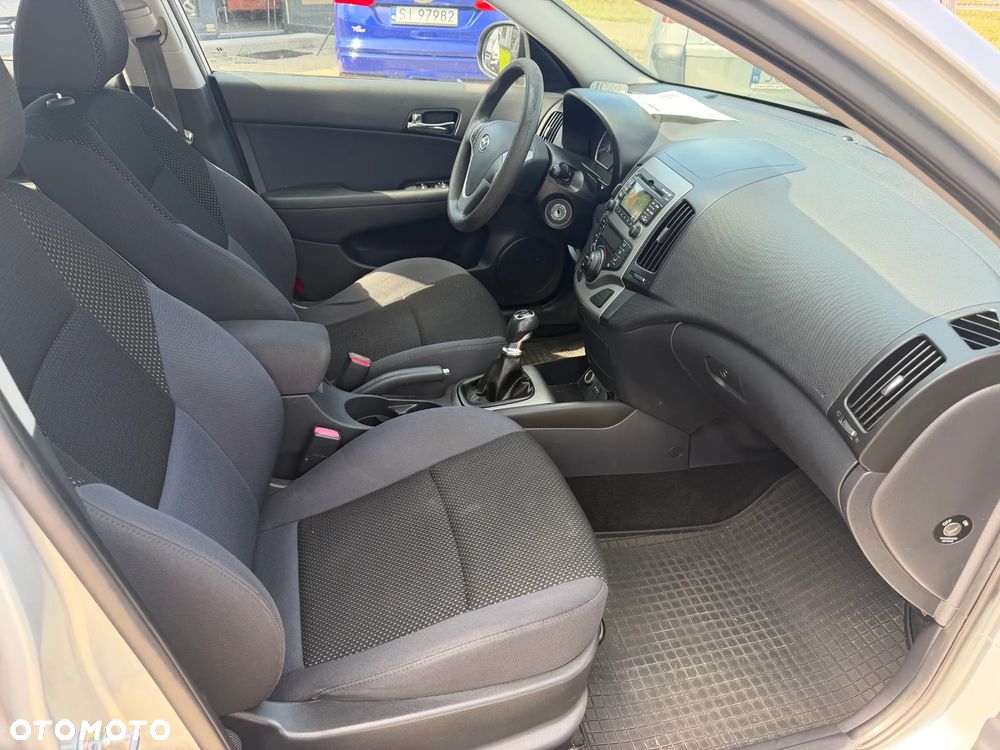 Hyundai i30 1.6 CRDi Classic + - 13