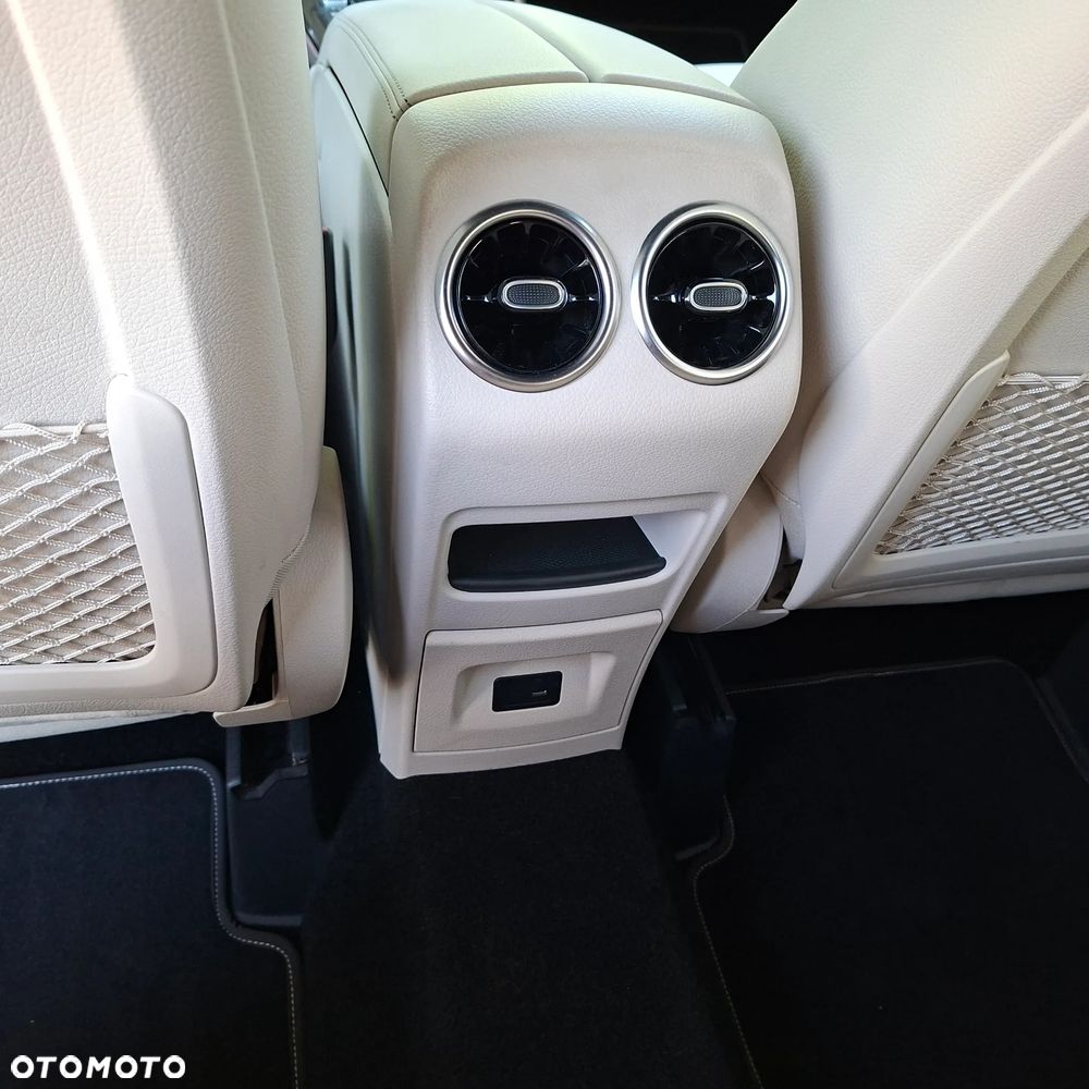 Mercedes-Benz GLA 200 Style - 26