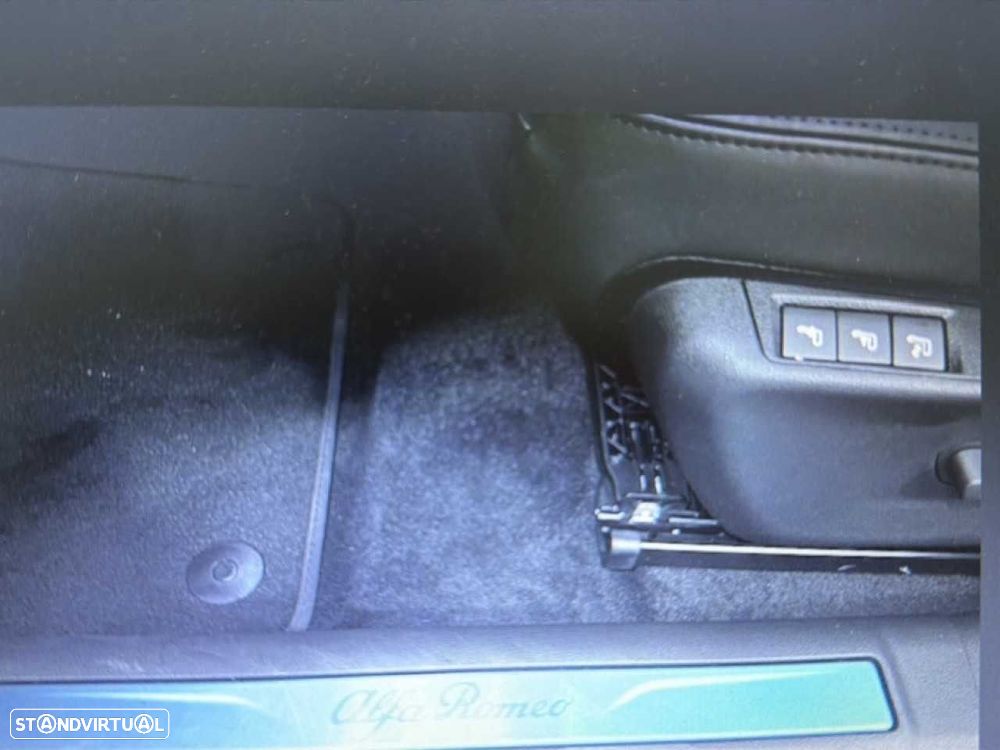 Alfa Romeo Junior Elletrica 50 kWh - 22