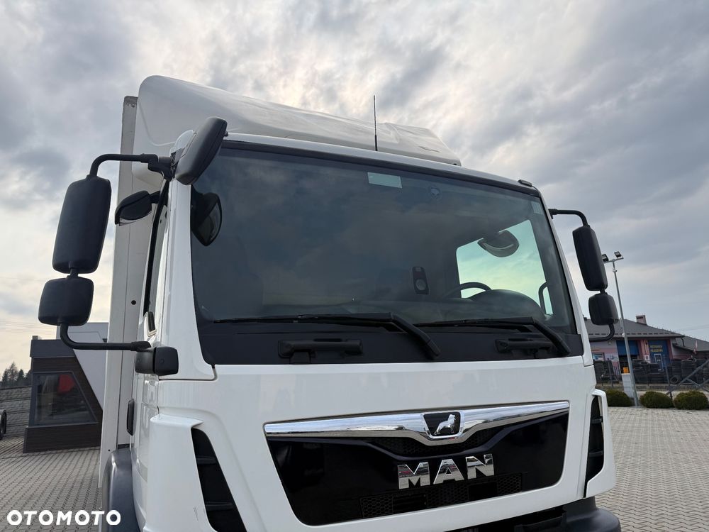 MAN TGM 18.290 / KONTENER 8,70M + WINDA / DMC 18T / 293.000KM / SPROWADZONY / STAN BDB / / / - 32