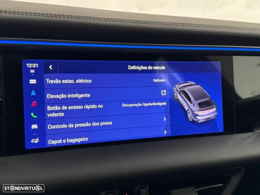 Porsche Macan Electric 4 - 32