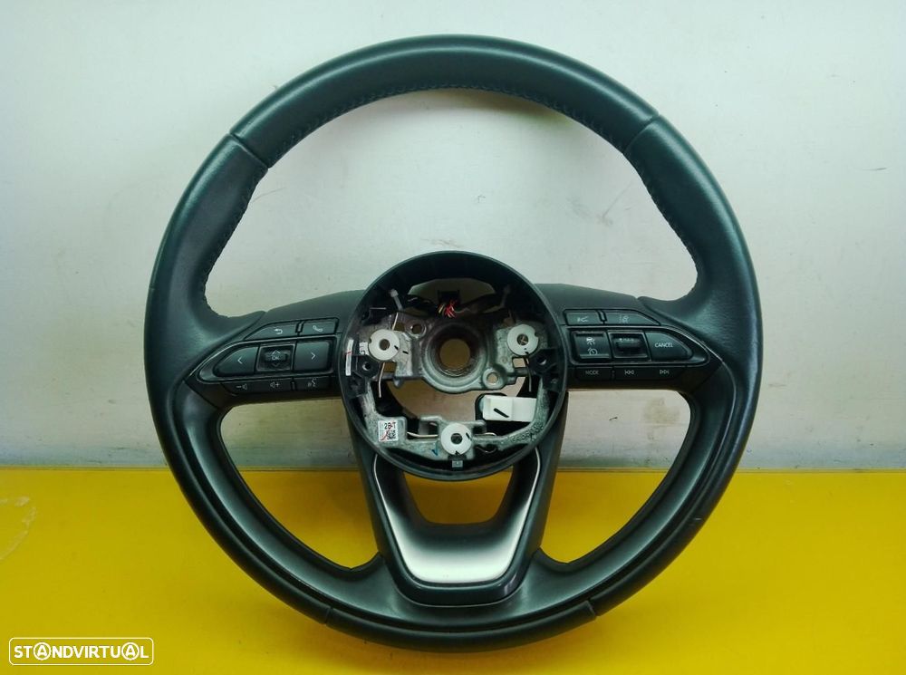 VOLANTE TOYOTA YARIS CROSS - 1