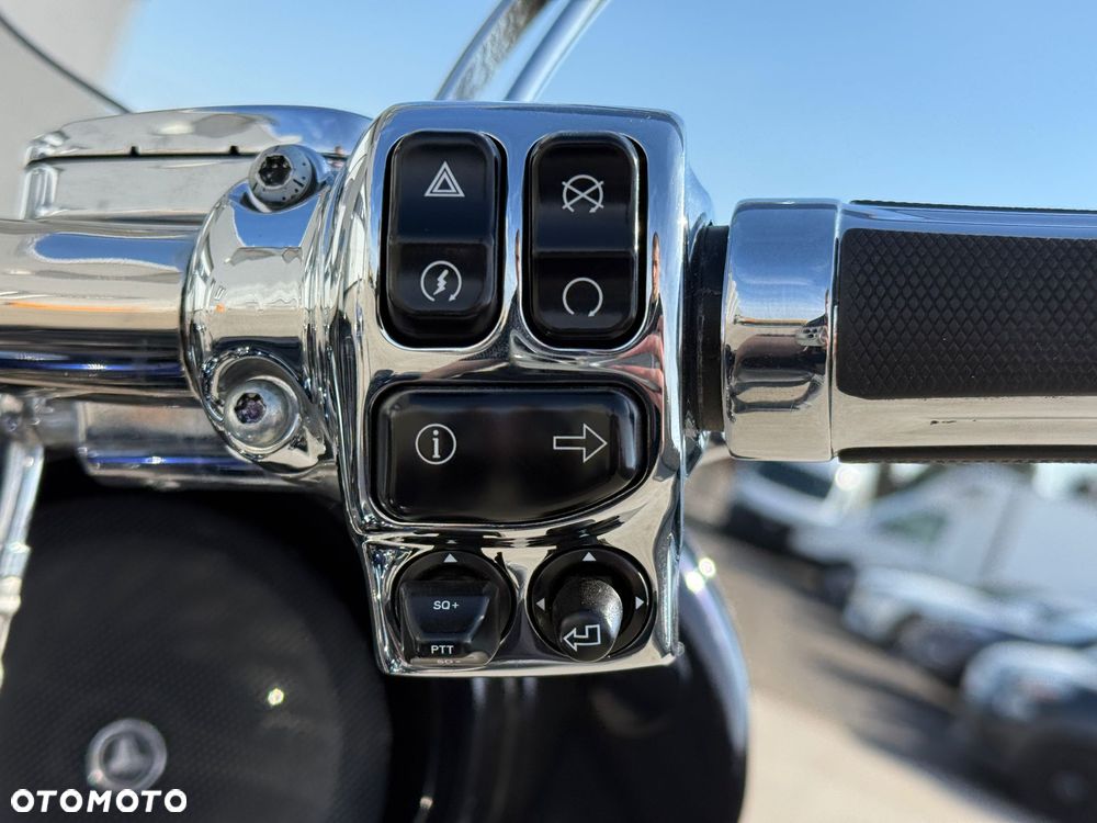 Harley-Davidson CVO Street Glide - 13