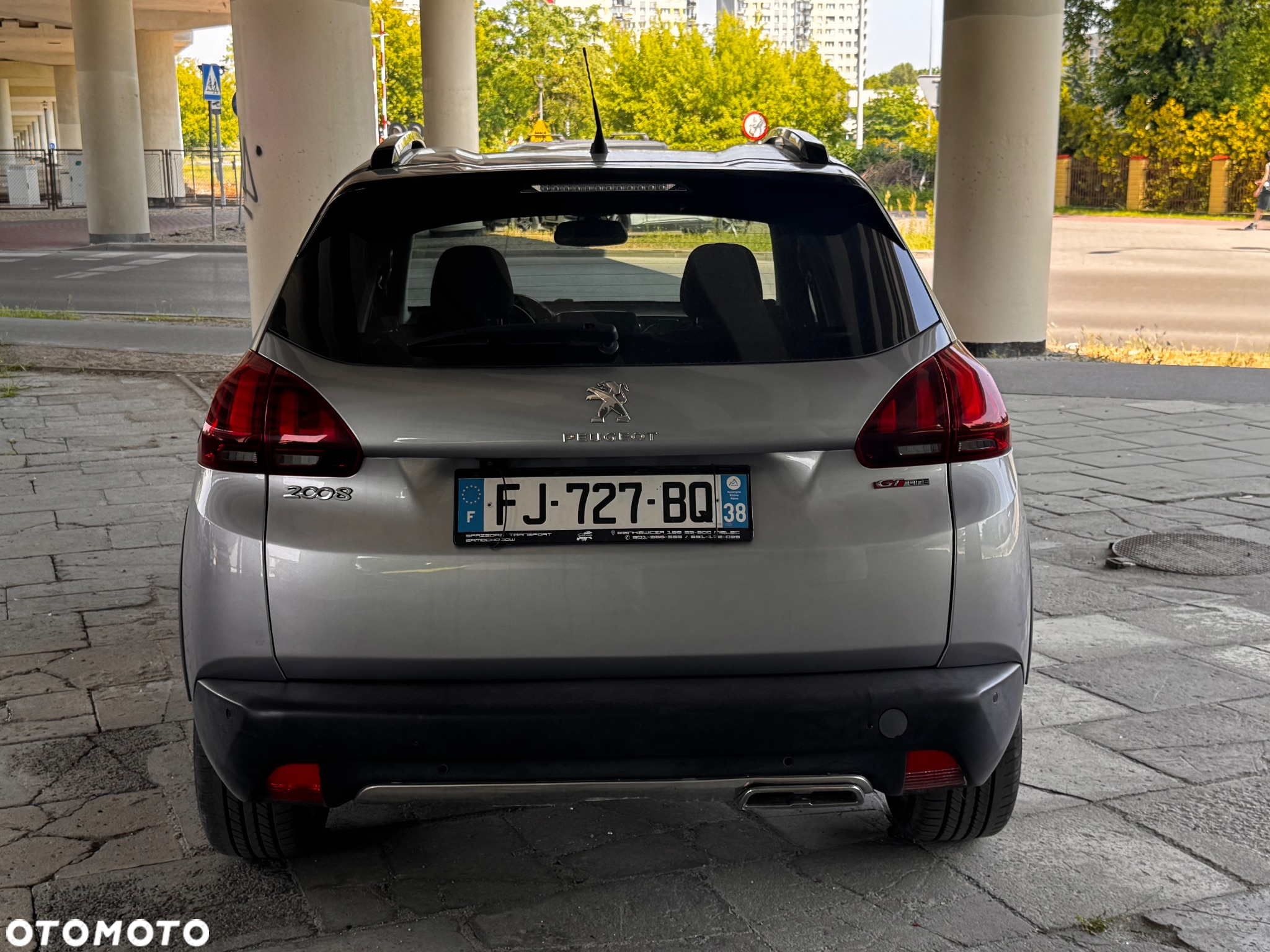 Peugeot 2008 1.2 PureTech GT S&S - 8