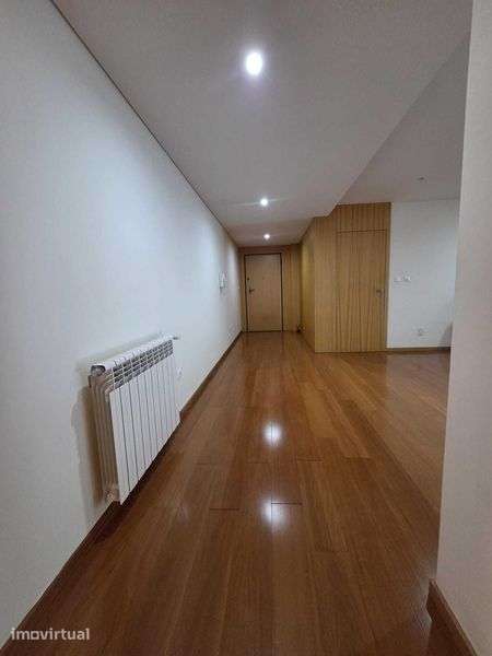 T3 em Guimarães com Excelente Localização e Vista para Zona Verde - Grande imagem: 2/12