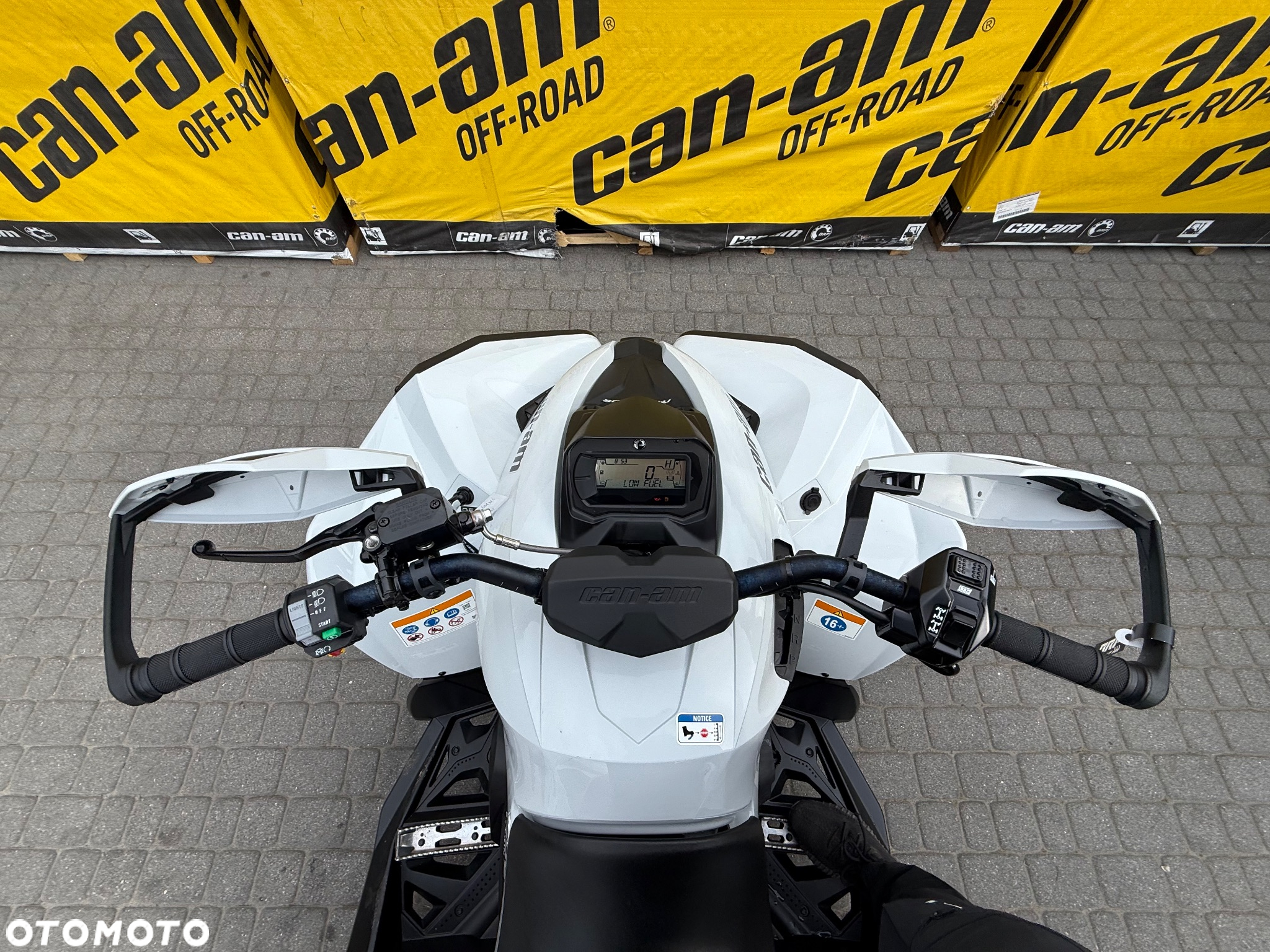 Can-Am Renegade - 12