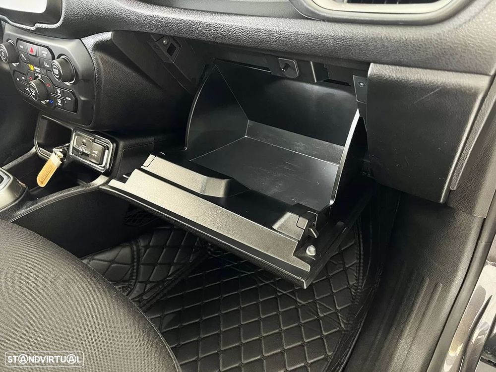 Jeep Renegade 1.0 T Limited - 17