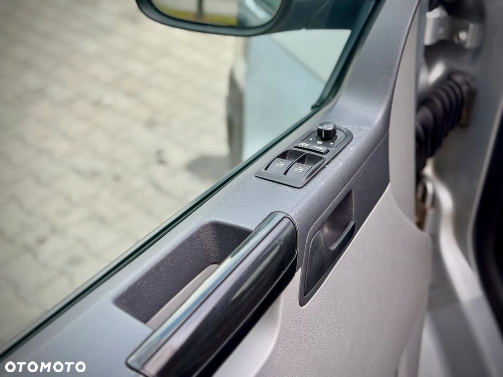 Volkswagen Transporter - 8