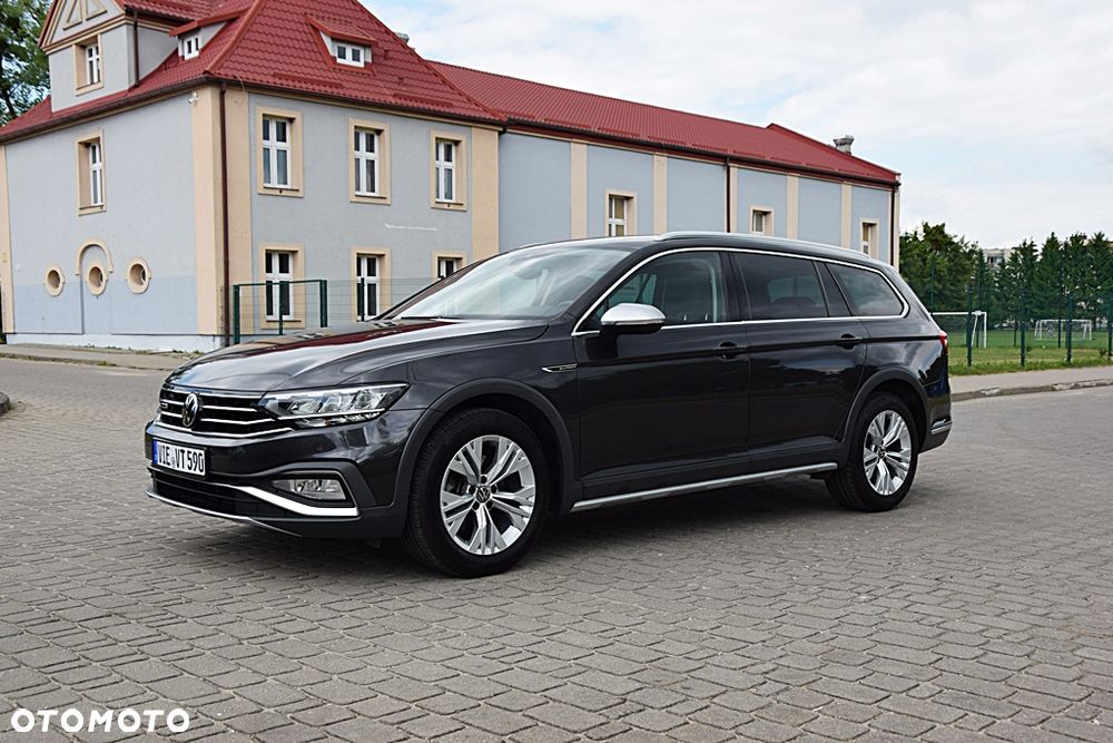 Volkswagen Passat Alltrack 2.0 TDI SCR DSG 4Motion - 8