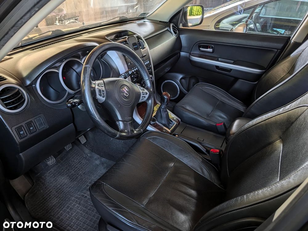 Suzuki Grand Vitara - 11