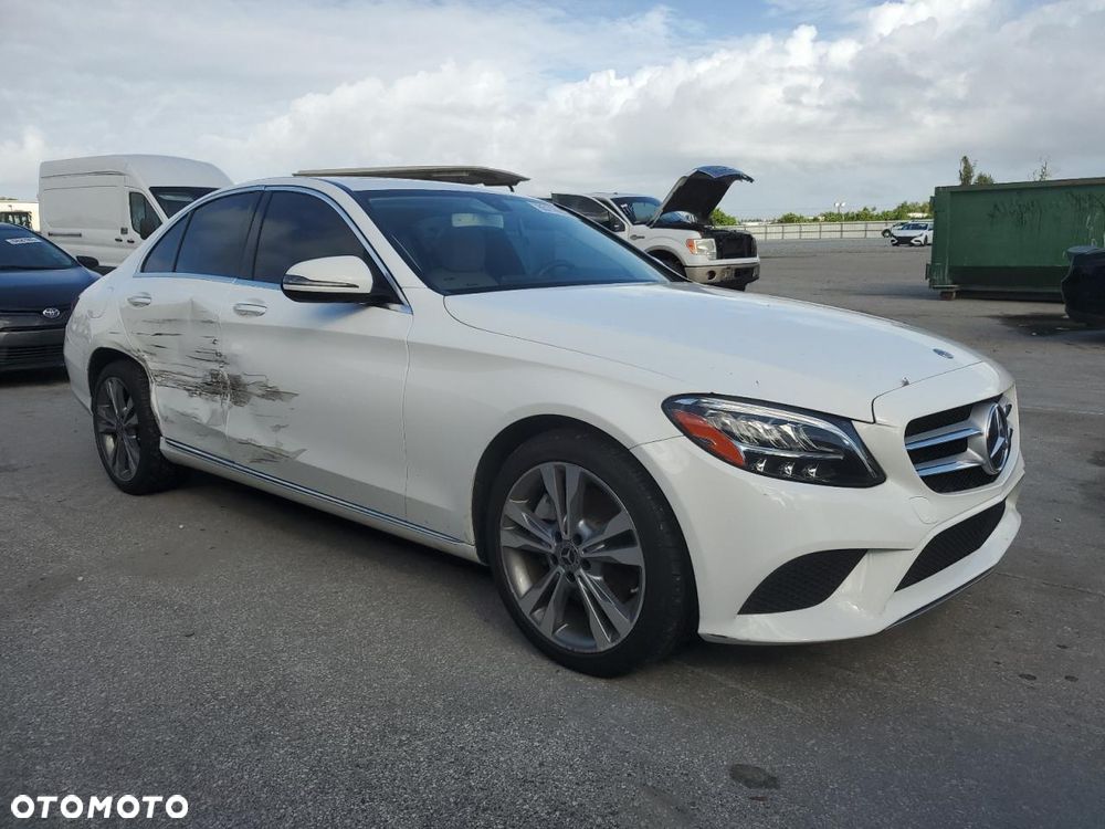 Mercedes-Benz Klasa C 300 9G-TRONIC Edition - 5