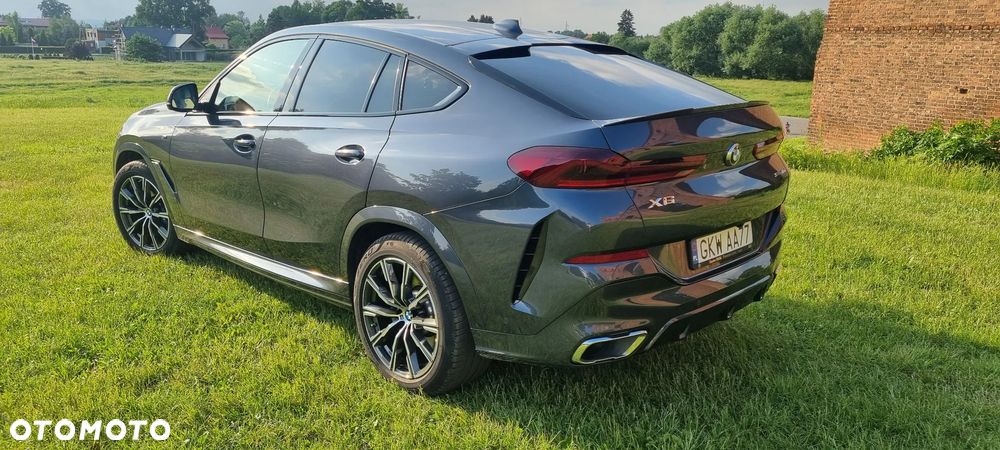 BMW X6 xDrive40d mHEV - 16