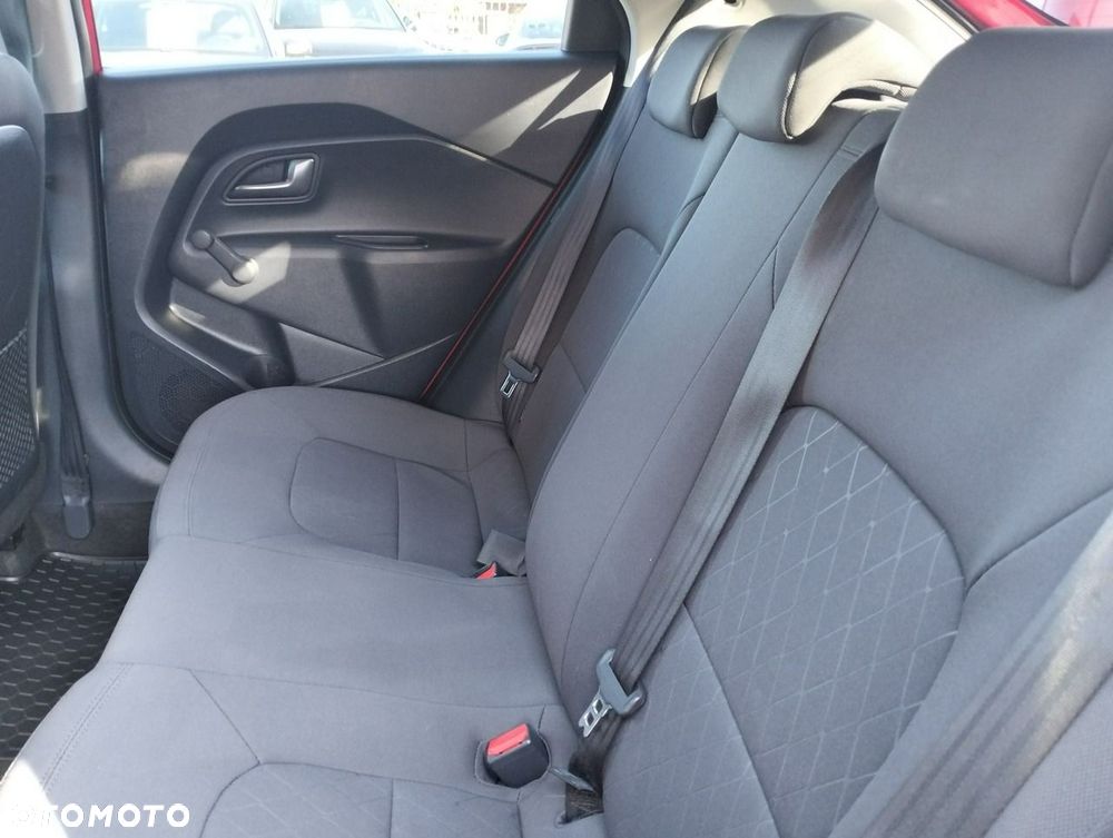 Kia Rio - 27