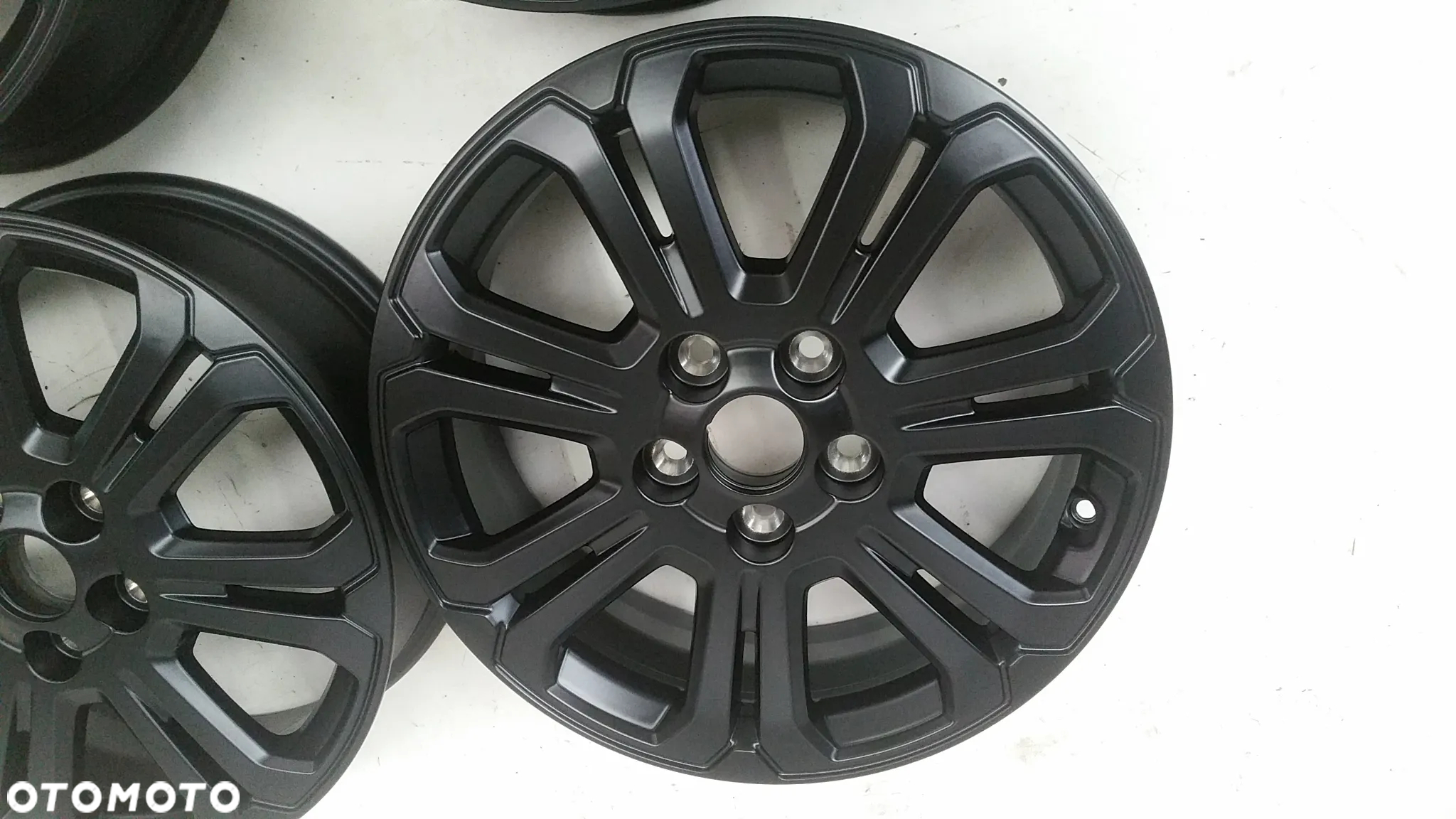 Felgi aluminiowe TRAFIC VIVARO TALENTO PRIMASTAR 5x114,3 - 3