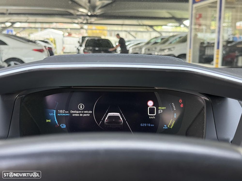 Peugeot e-208 GT - 27