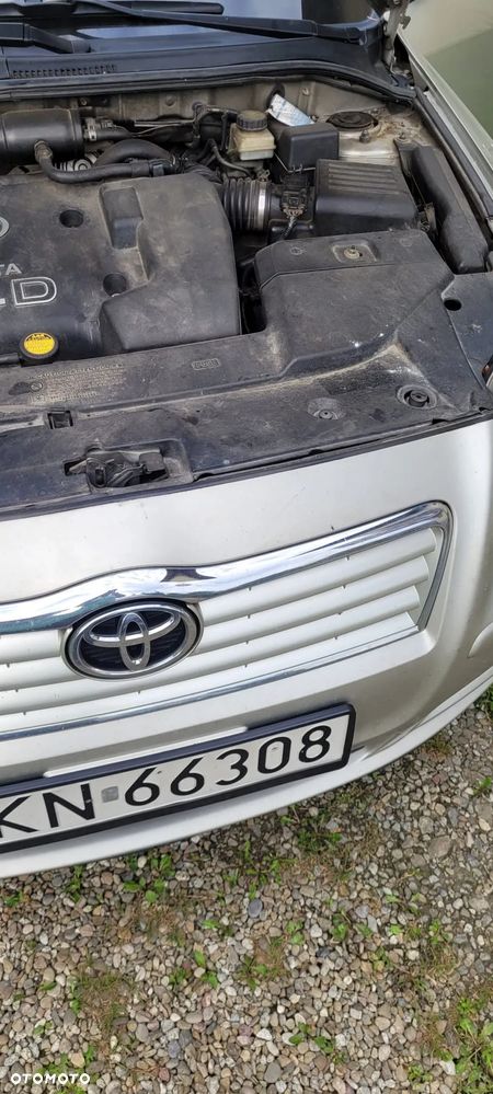 Toyota Avensis - 18
