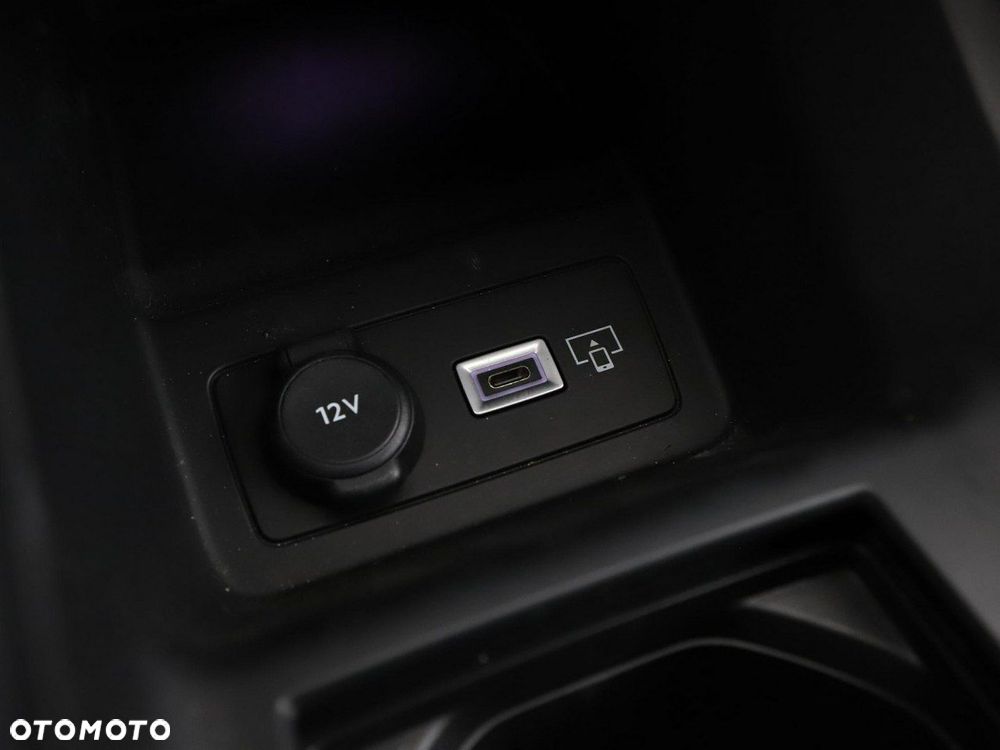 Peugeot 408 1.6 Plug-In Hybrid 225 GT EAT8 - 32